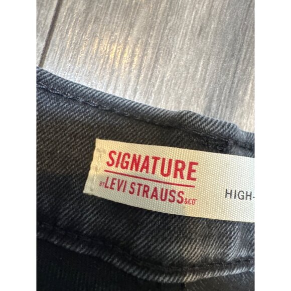 Signature By Levi Strauss & Co. Heritage High-Rise Black Denim Shorts Size 12 W3 - Picture 2 of 9